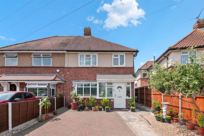 2 Bedroom Maisonette For Sale In Romney Road, Hayes, UB4