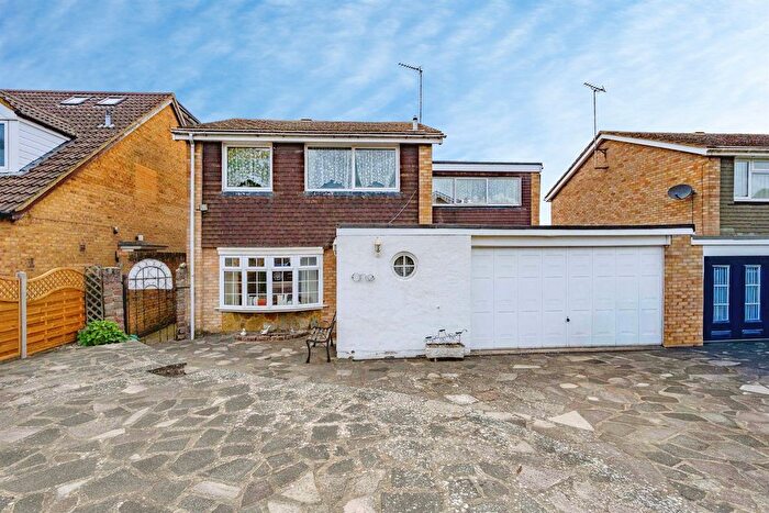 4 Bedroom Detached House For Sale In Berrymead, Hemel Hempstead, HP2
