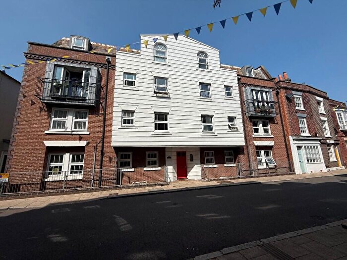 2 Bedroom Flat To Rent In Castle Road, Portsmouth, Hampshire, PO5