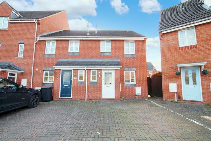 3 Bedroom End Of Terrace House To Rent In Winton Road, Stratton, Swindon, SN3