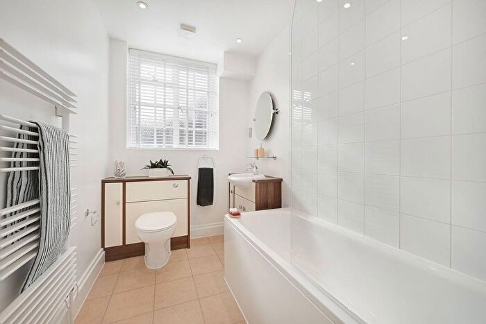 2 Bedroom Flat To Rent In Stafford Court, High Street Kensington, London, W8