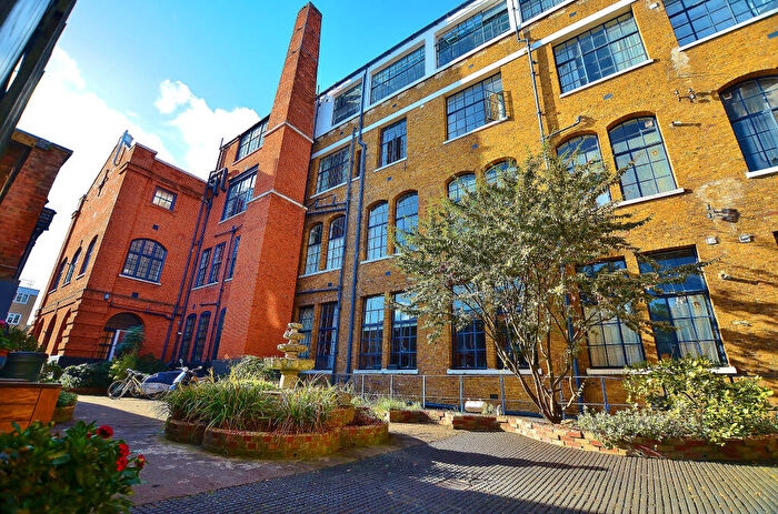 1 Bedroom Apartment For Sale In Dalston Lane, London, E8