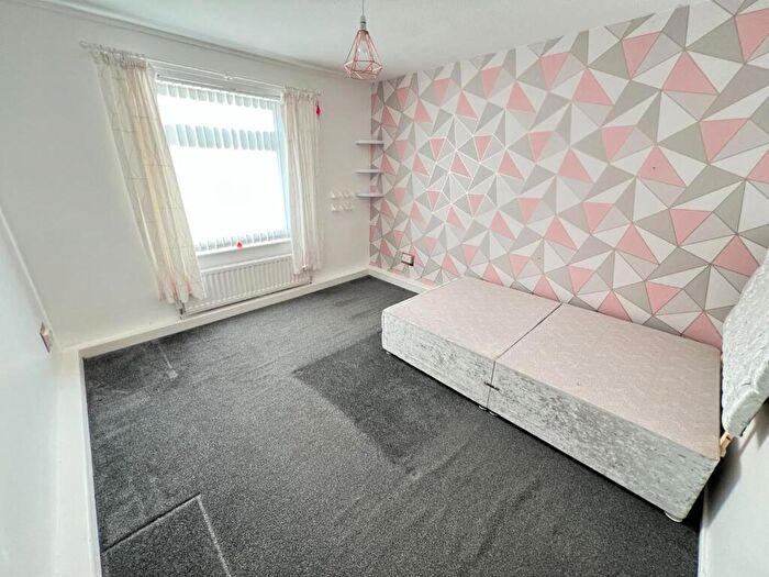 3 Bedroom End Of Terrace House For Sale In Langdale Place, Newton Aycliffe, DL5