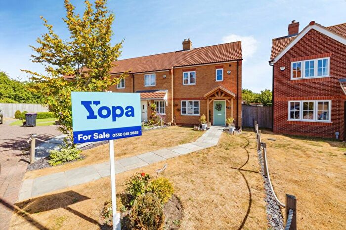 3 Bedroom Semi-Detached House For Sale In Hutton Way, Faldingworth, LN8