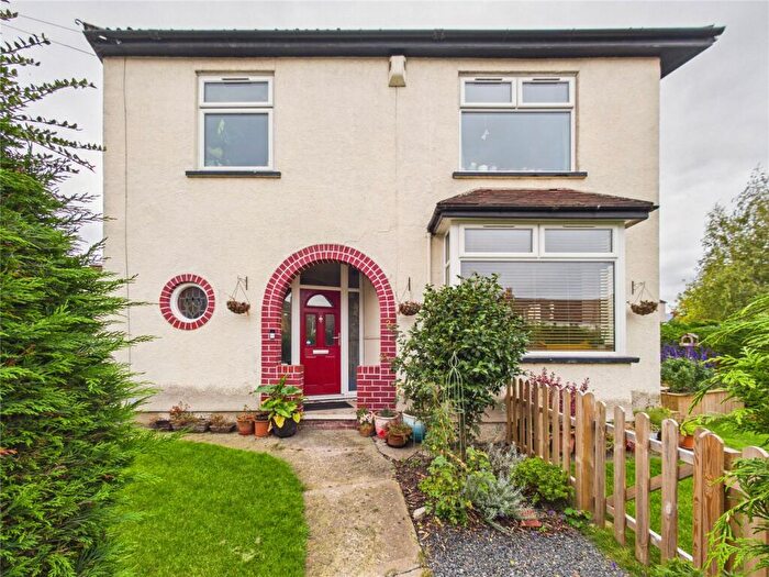 3 Bedroom Semi-Detached House For Sale In Chatsworth Road, Fishponds, Bristol, BS16