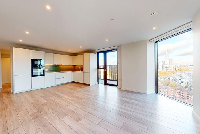 3 Bedroom Flat To Rent In New Kent Road, London, SE1