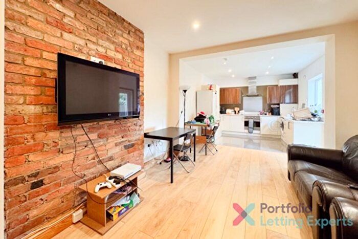 5 Bedroom Terraced House To Rent In Avon Road, Bournemouth, BH8