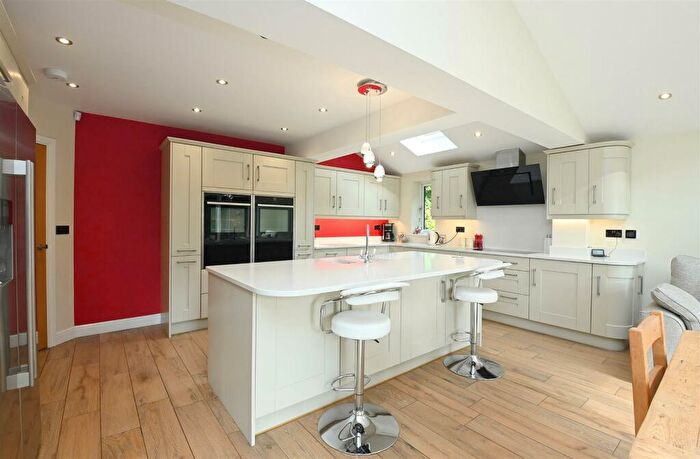 4 Bedroom Detached House For Sale In Sunningdale, Alrewas Road, Kings Bromley, DE13