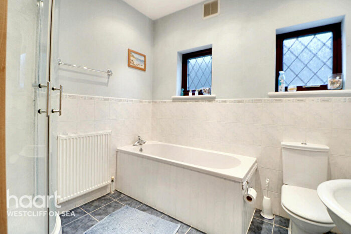 3 Bedroom Bungalow For Sale In Dulverton Avenue, Westcliff-On-Sea, SS0