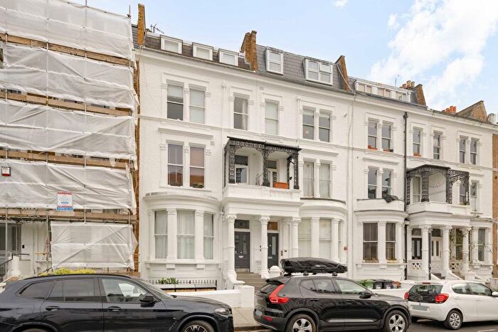 1 Bedroom Flat To Rent In Sinclair Road, London, W14