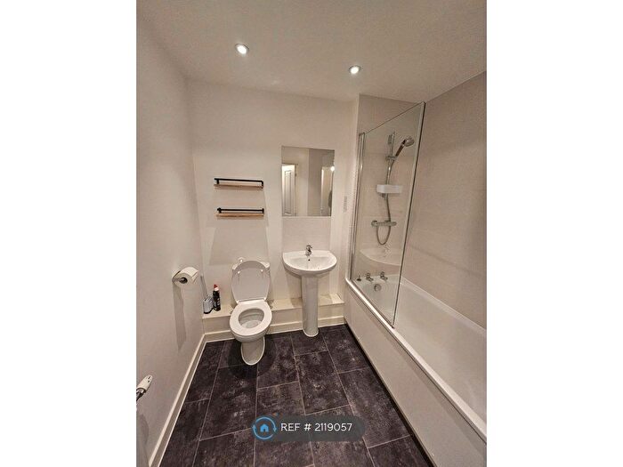 1 Bedroom Flat To Rent In Station View, Guildford, GU1
