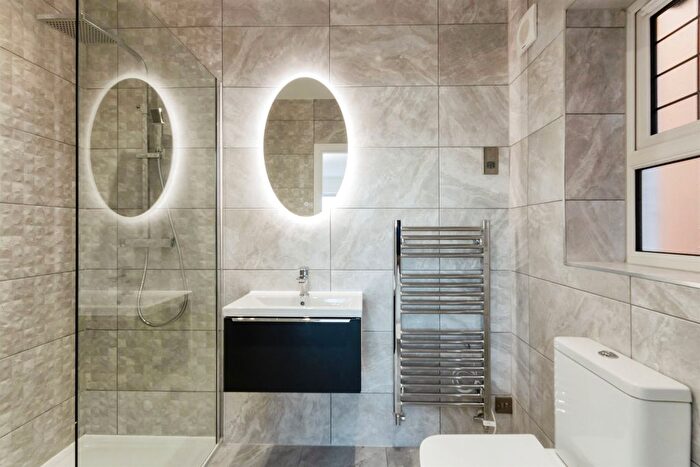 4 Bedroom Detached House For Sale In Bridge Road, Nottingham, NG8