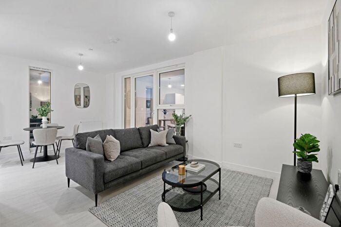 1 Bedroom Flat To Rent In Tern Apartments, Hendon Waterside, London, NW9