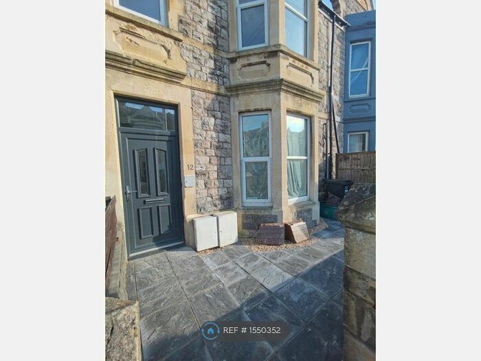 2 Bedroom Flat To Rent In Sunnyside Road, Weston-Super-Mare, BS23