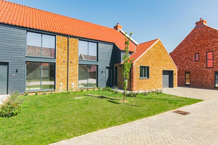 3 Bedroom Semi-Detached House To Rent In Ringstead, PE36