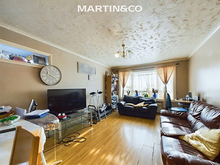 3 Bedroom Flat For Sale In Lud Lodge, Ashford, TW15