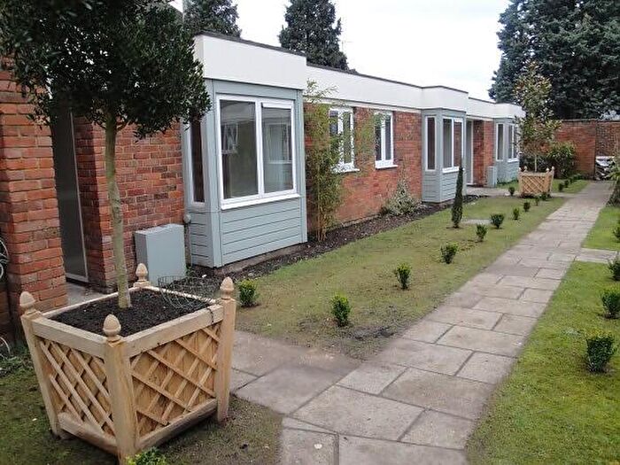 1 Bedroom Bungalow To Rent In Bedroom Property In Guildford, GU1