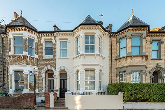 4 Bedroom Property To Rent In Arodene Road, Brixton Hill, London, SW2