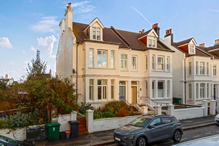2 Bedroom Flat For Sale In Hartington Villas, Hove, BN3