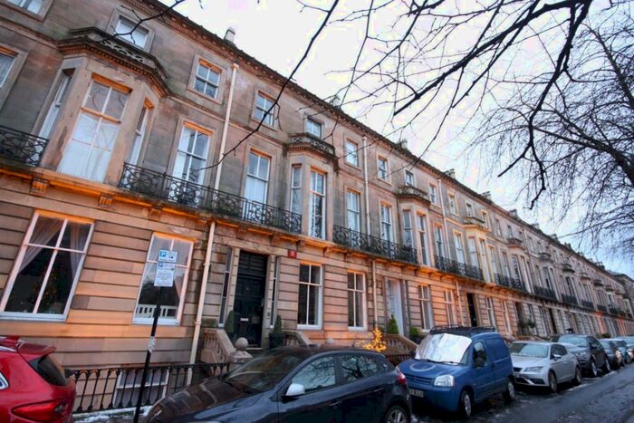 2 Bedroom Flat To Rent In Flat / Buckinghame Terrace, G12