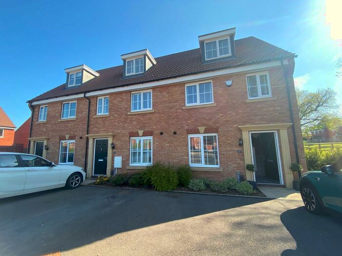 3 Bedroom End Of Terrace House To Rent In Stanier Drive, Edwalton, Nottingham, Nottinghamshire, NG12