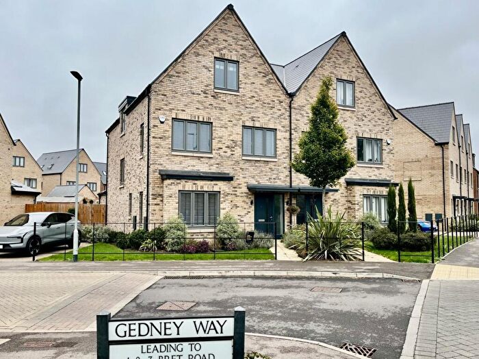 4 Bedroom Semi-Detached House For Sale In Gedney Way, St Neots, PE19