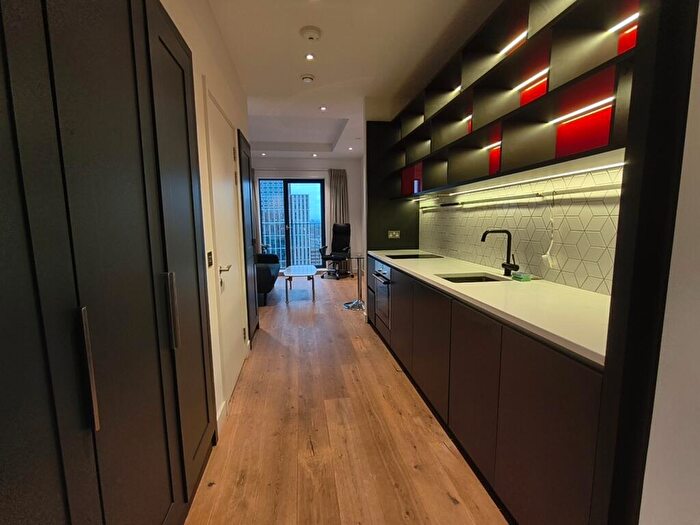 1 Bedroom Flat To Rent In Grantham House, Botanic Square, E14