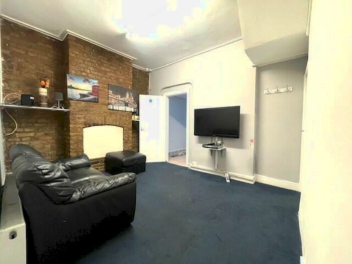 4 Bedroom Terraced House To Rent In Caistor Park Road, E15