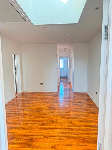 3 Bedroom Flat To Rent In Tudor Road, Harrow, HA3