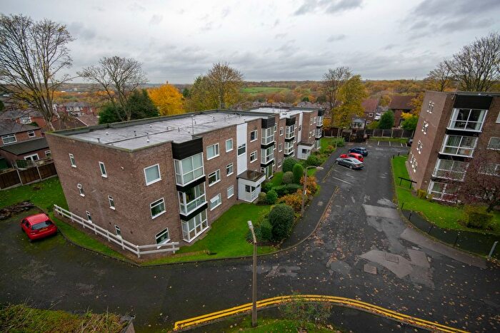 2 Bedroom Flat For Sale In Lowther Road, Prestwich, Manchester, M25