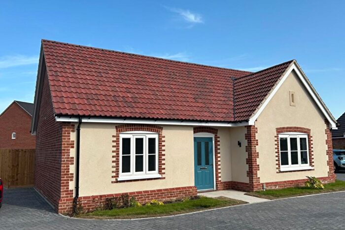 3 Bedroom Bungalow For Sale In Queen Elizabeth Way, Bramford, Ipswich, IP8