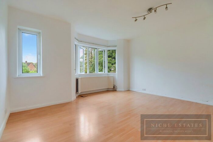 1 Bedroom Flat To Rent In Temple Avenue, London, N20