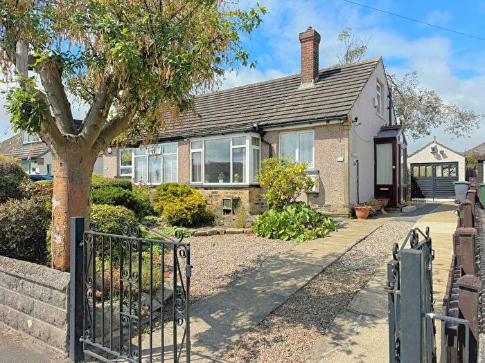 1 Bedroom Bungalow For Sale In Mostyn Grove, Wibsey, Bradford, BD6