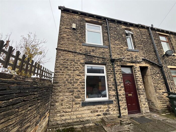 2 Bedroom End Terrace House For Sale In Alma Street, Cutler Heights, Bradford, BD4
