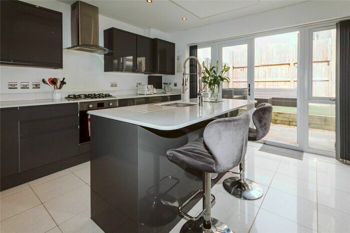 4 Bedroom End Of Terrace House To Rent In Lower Chapel Road, Hanham, Bristol, Gloucestershire, BS15