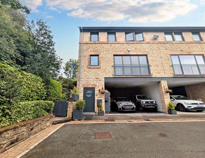 3 Bedroom Town House For Sale In Upper Sunny Bank Mews, Meltham, HD9
