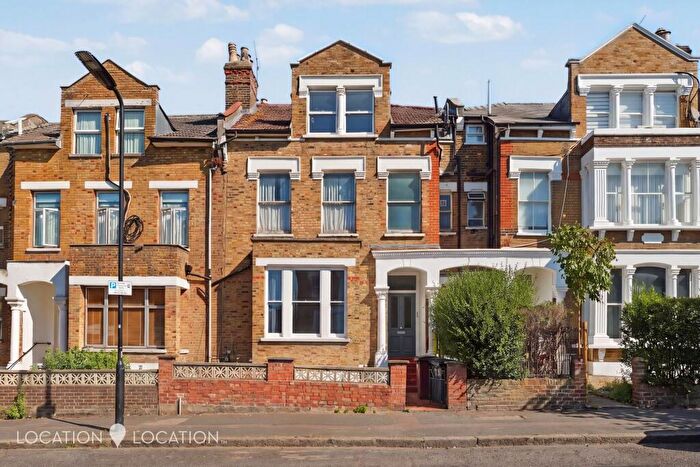 2 Bedroom Flat To Rent In Dunsmure Road, London, N16