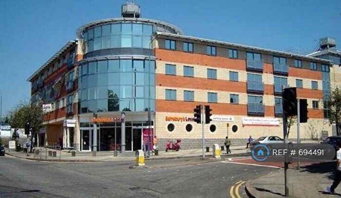 2 Bedroom Flat To Rent In Commodore Court, Nottingham, NG8