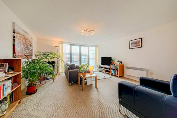 1 Bedroom Flat For Sale In Cameronian Square, Worsdell Drive, NE8