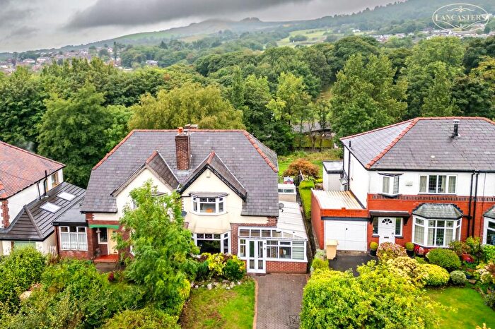 3 Bedroom Semi-Detached House For Sale In Chorley Old Road, Horwich, Bolton, BL6