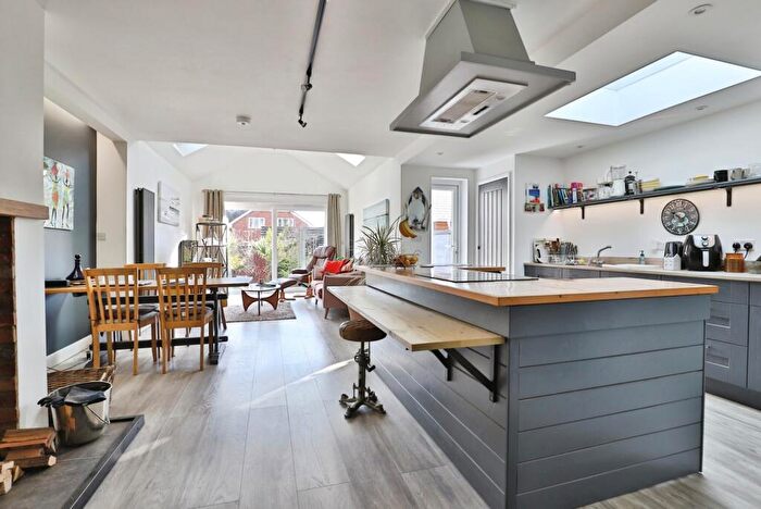 3 Bedroom Bungalow For Sale In Lake Road, Poole, Dorset, BH15