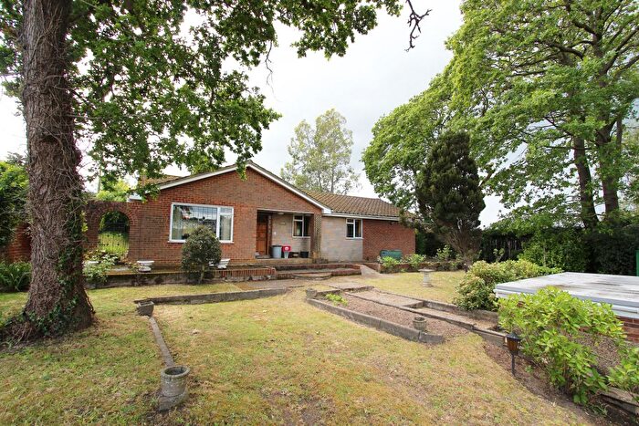 4 Bedroom Detached Bungalow For Sale In Birchwood Road, Swanley, Kent, BR8