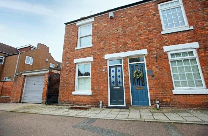 2 Bedroom End Of Terrace House To Rent In Argyle Street, Rugby, CV21