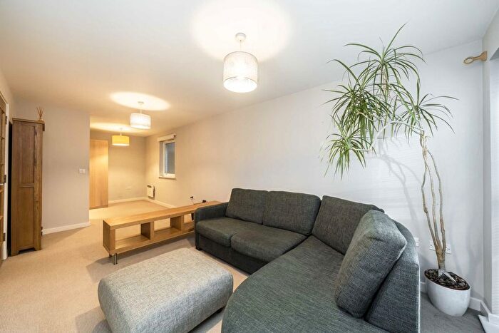 1 Bedroom Flat For Sale In Highwood Close, East Dulwich, SE22