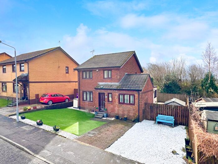 4 Bedroom Detached House For Sale In St. Andrews Place, Beith, KA15