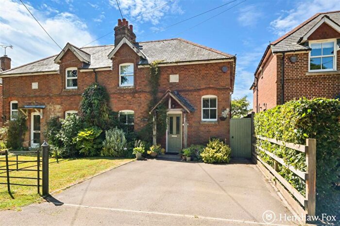 3 Bedroom Semi-Detached House For Sale In New Road, Timsbury, Romsey, Hampshire, SO51
