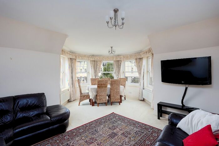 3 Bedroom Flat To Rent In Morham Gait, Greenbank, Edinburgh, EH10