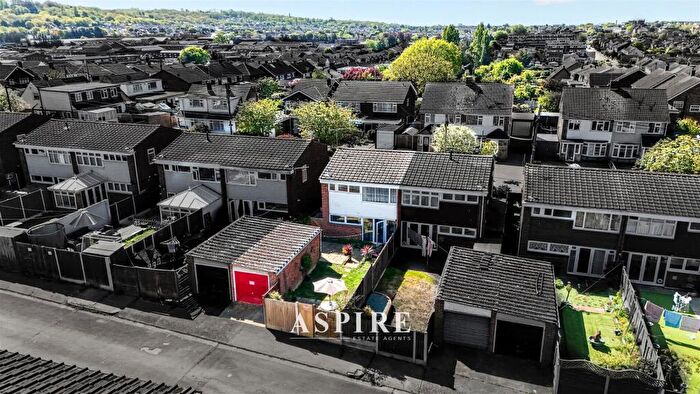 3 Bedroom Semi-Detached House For Sale In Woodside Avenue, Benfleet, SS7
