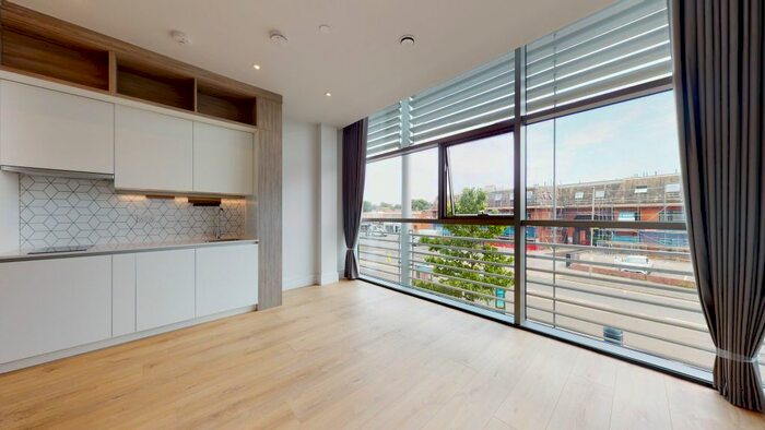 Studio To Rent In Station Road, Addlestone, KT15