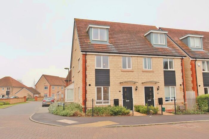 3 Bedroom Detached House To Rent In Cherry Tree Road, Didcot, OX11